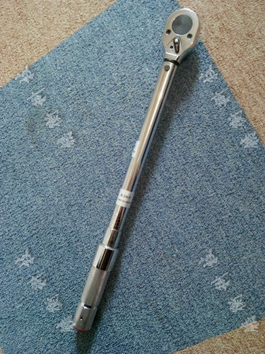 有提示声的扭力扳手